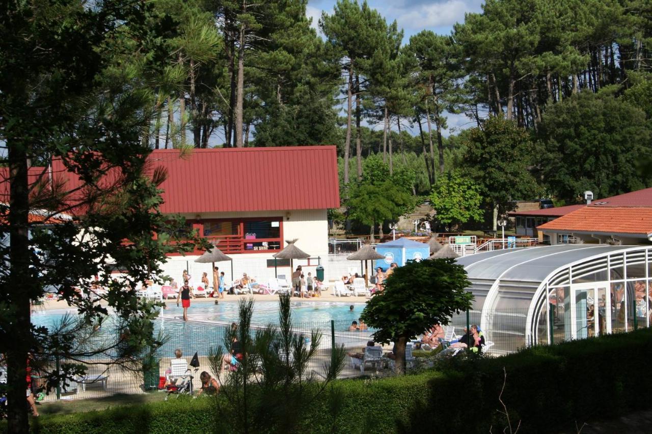 Village Vacances Les Chenes De Léon Exterior foto