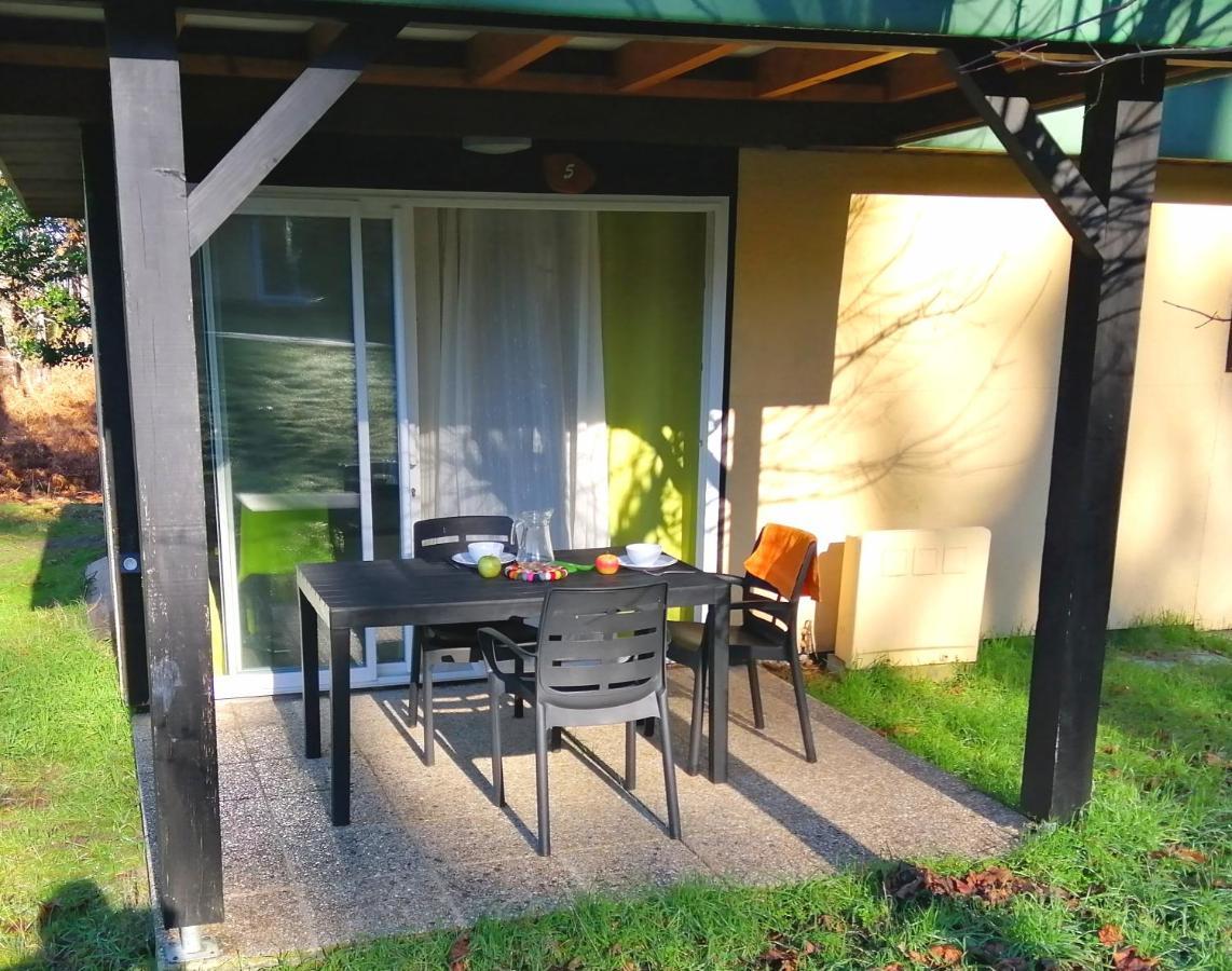 Village Vacances Les Chenes De Léon Exterior foto